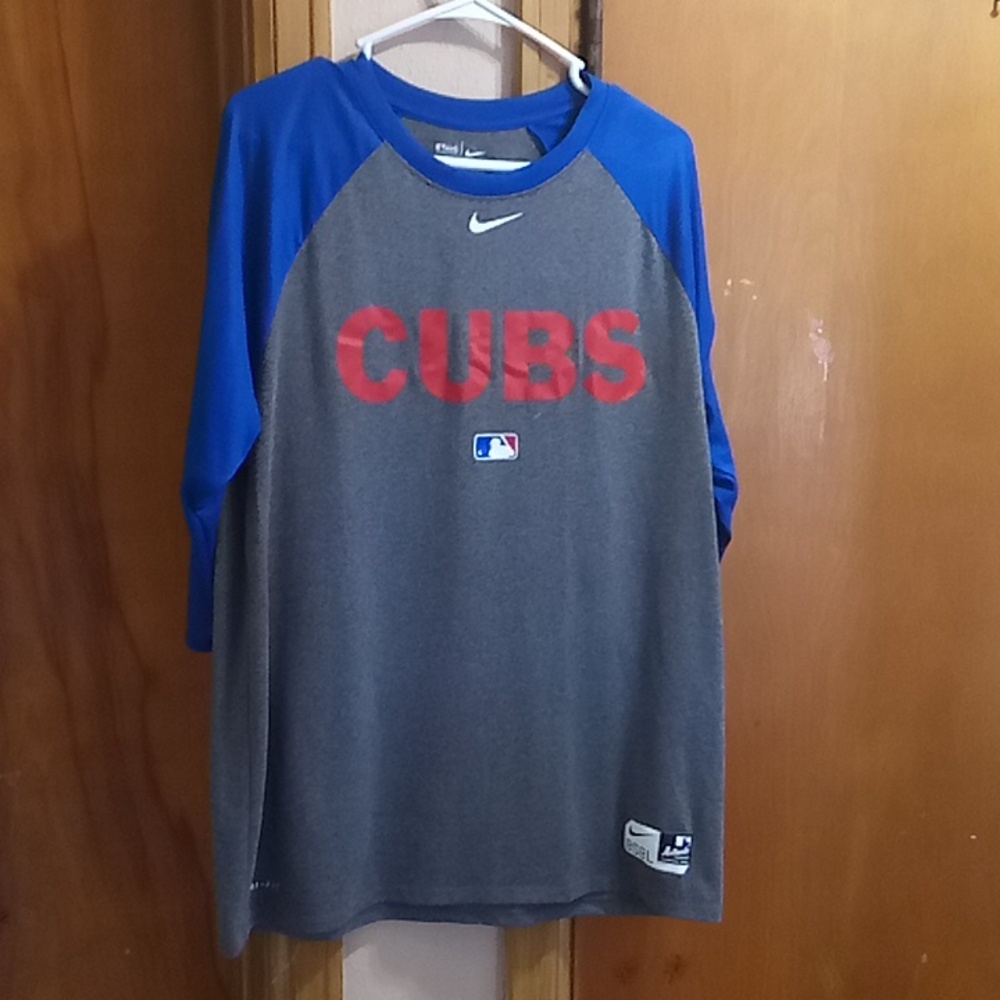 Chicago Cubs Nike dri fit shirt